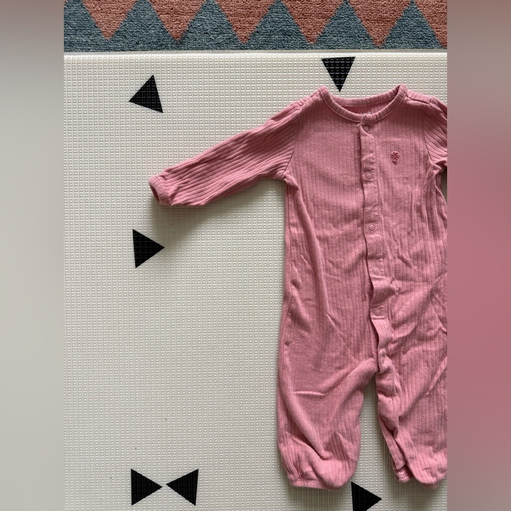 Carter's|Baby girl Soft Pink ribbed Baby jumpsuit,long sleeve,size 6 months•••